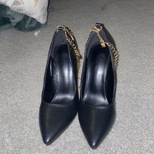 Black heels never worn